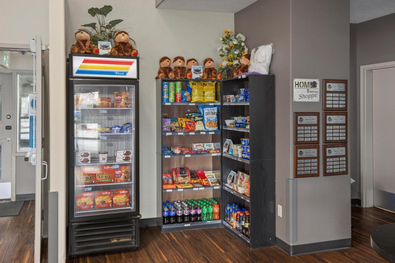 Home Inn & Suites Regina Airport Extérieur photo