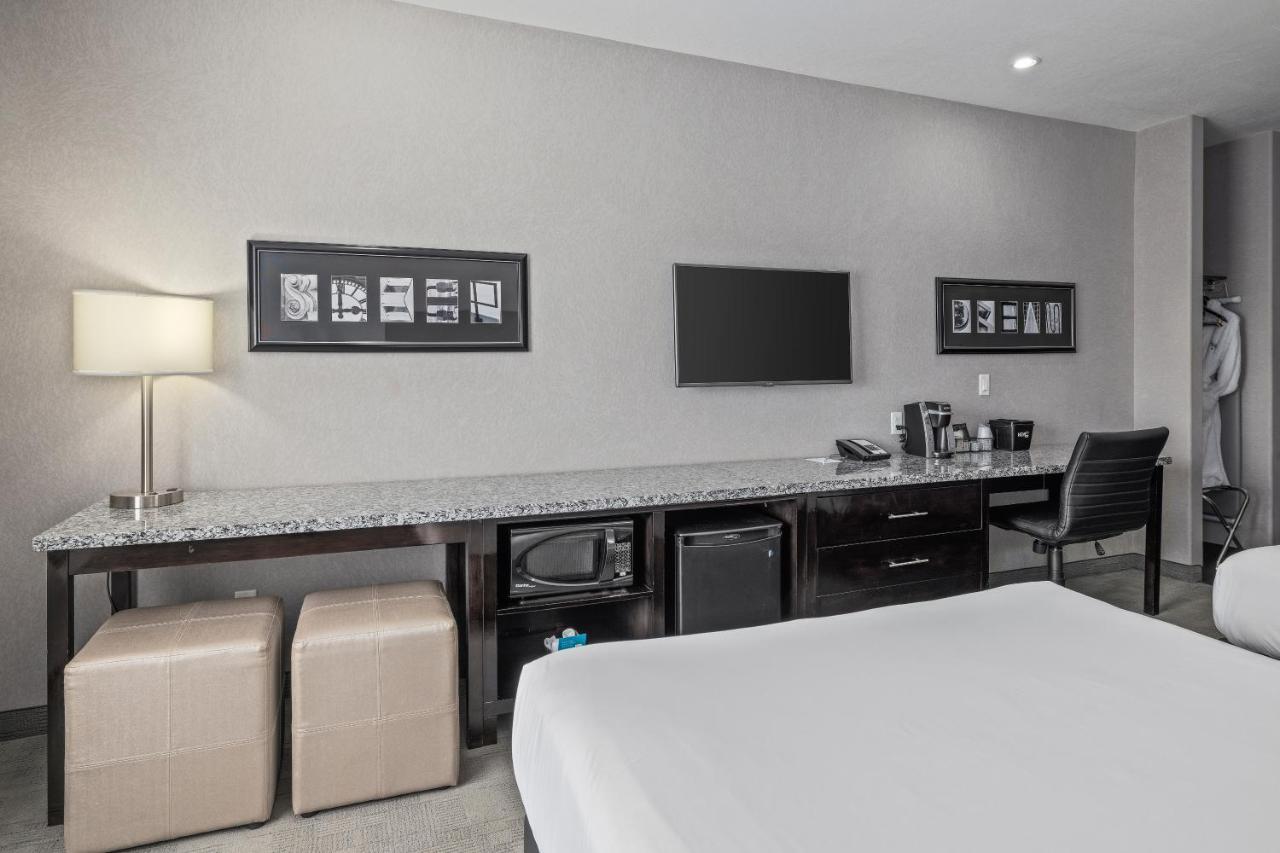Home Inn & Suites Regina Airport Extérieur photo