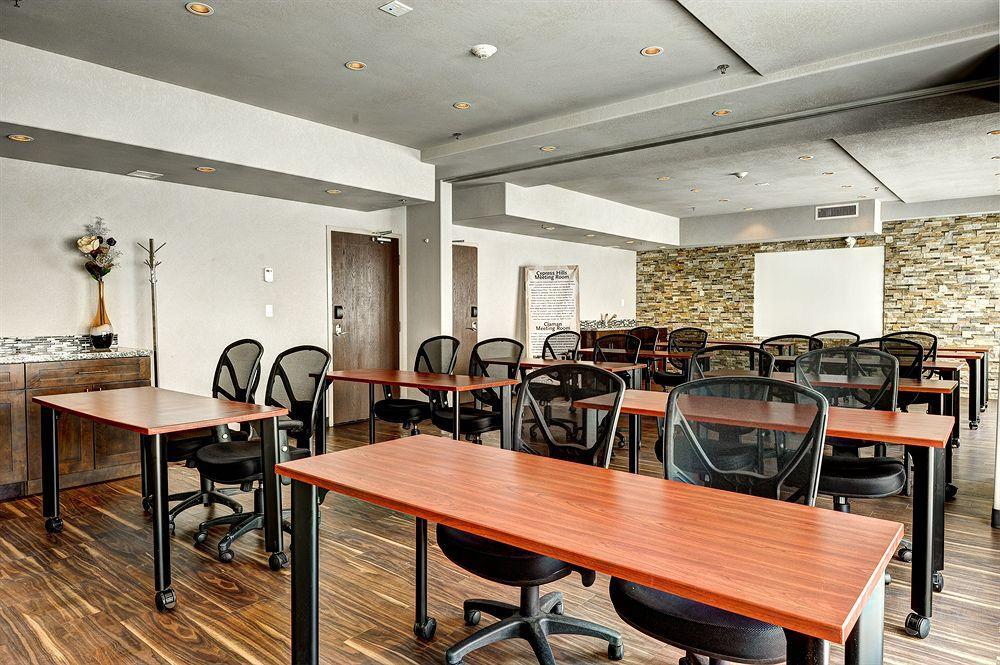 Home Inn & Suites Regina Airport Extérieur photo