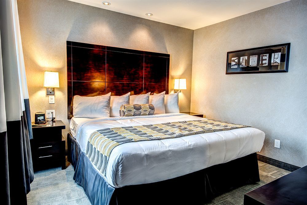 Home Inn & Suites Regina Airport Extérieur photo