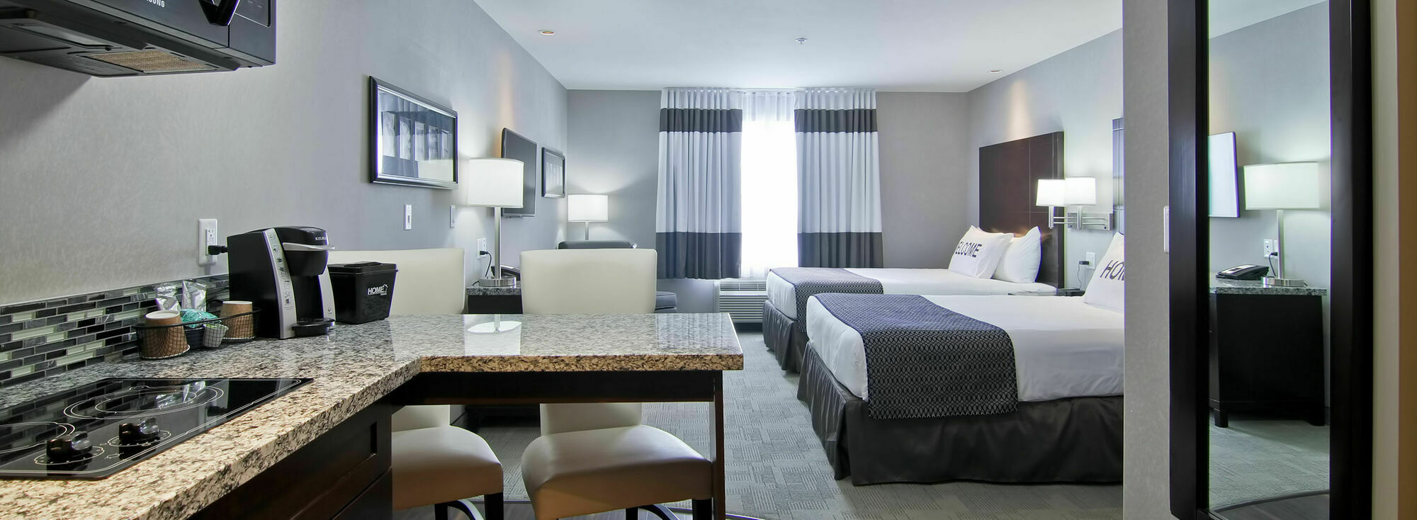 Home Inn & Suites Regina Airport Extérieur photo